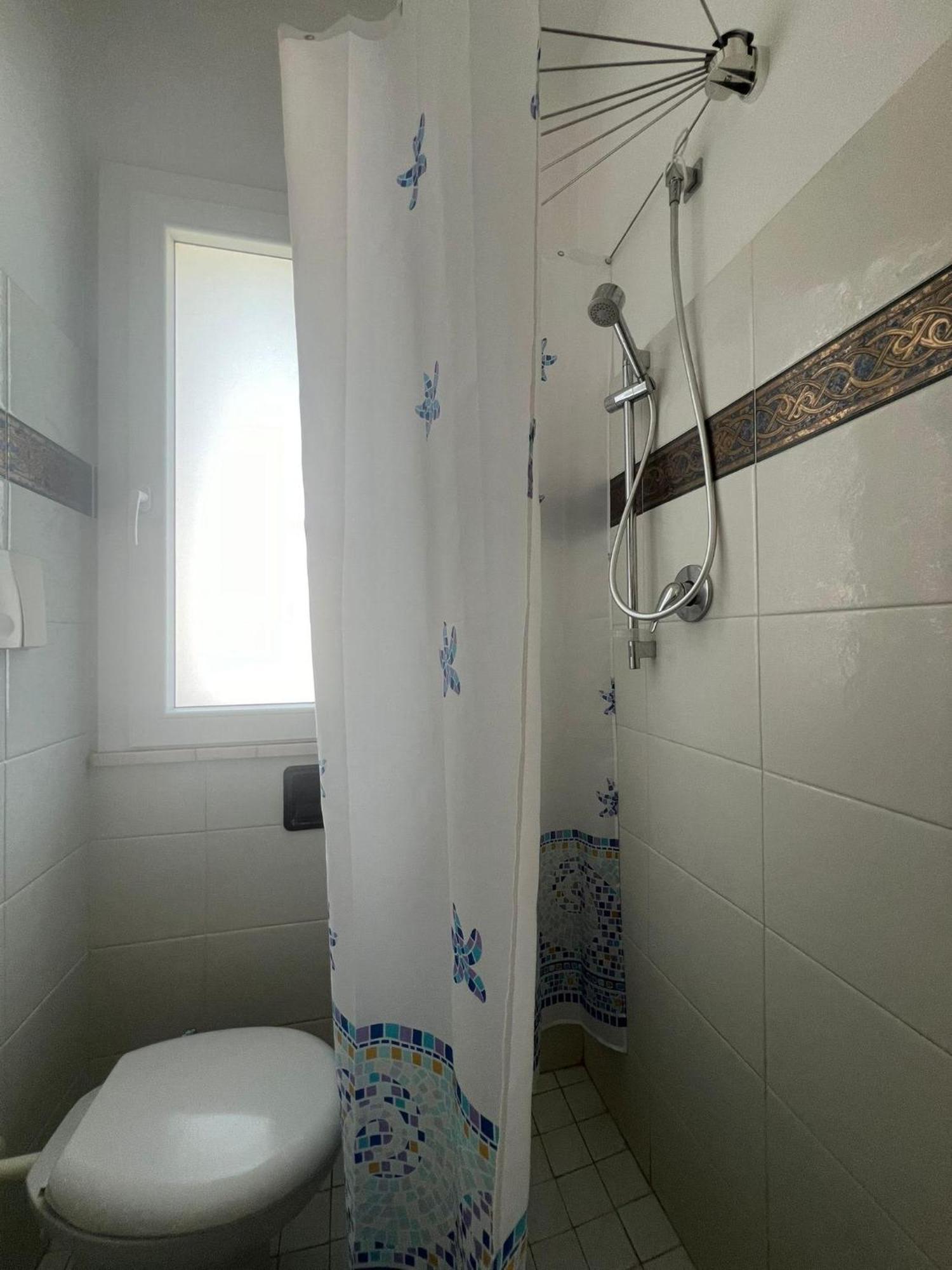 Hotel Cliff Rimini Bagian luar foto