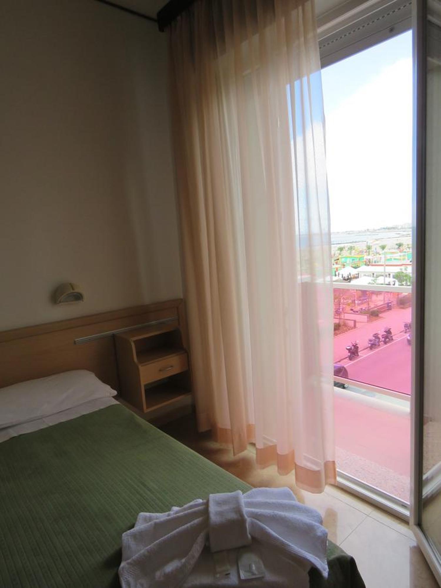 Hotel Cliff Rimini Bagian luar foto