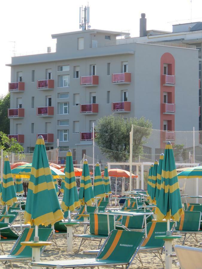 Hotel Cliff Rimini Bagian luar foto