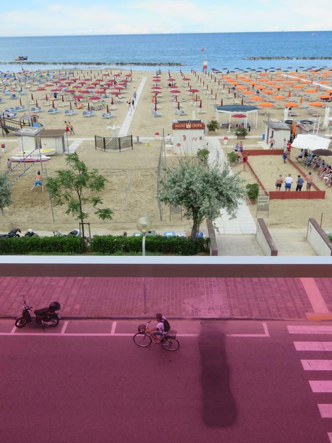 Hotel Cliff Rimini Bagian luar foto