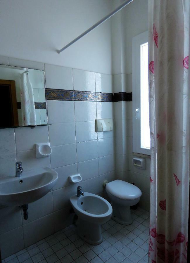 Hotel Cliff Rimini Bagian luar foto