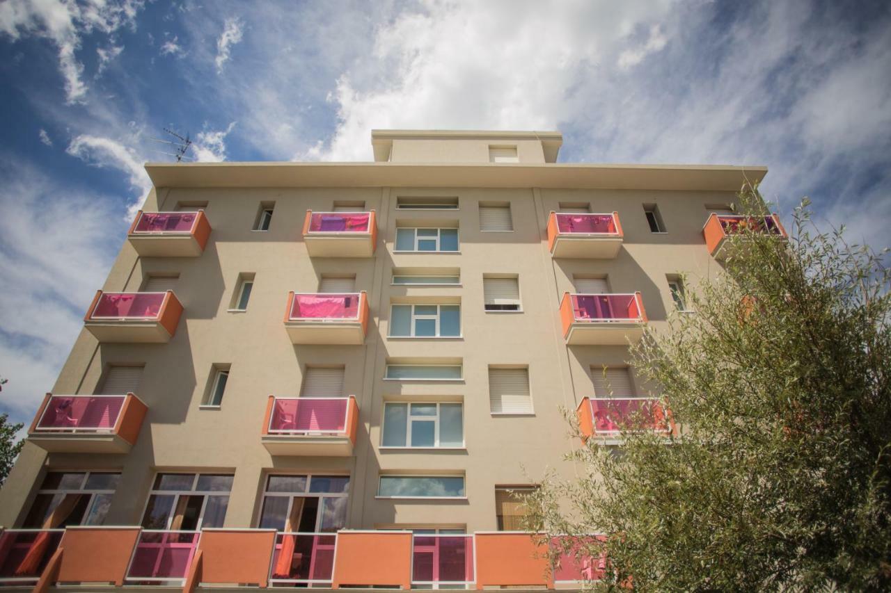 Hotel Cliff Rimini Bagian luar foto